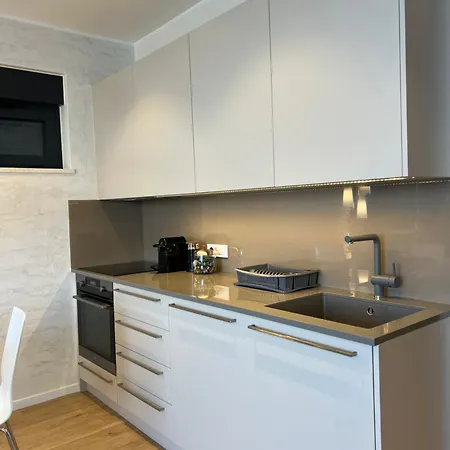 Infinity N5 Brzet Omiš