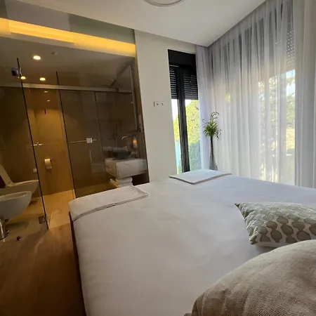 Infinity N5 Brzet * Omiš