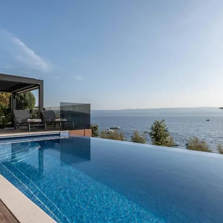 Infinity N5 Brzet Omiš