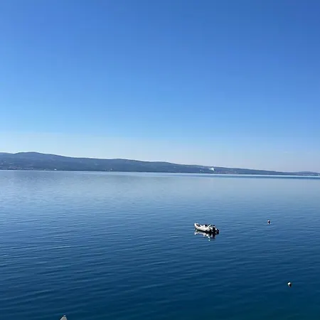 Infinity N5 Brzet * Omiš