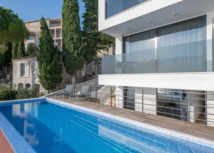 Infinity N5 Brzet Omiš